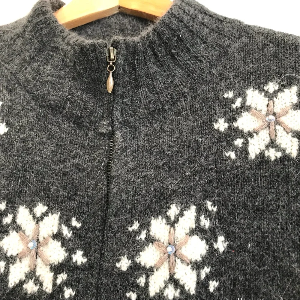 Vintage 90’s Valerie Stevens Fur Blend Embroidered Cardigan (M) - Picture 4 of 7